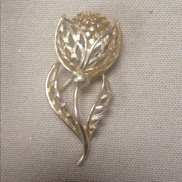 Vintage Lisner Flower Brooch Pin - Picture 1 of 3